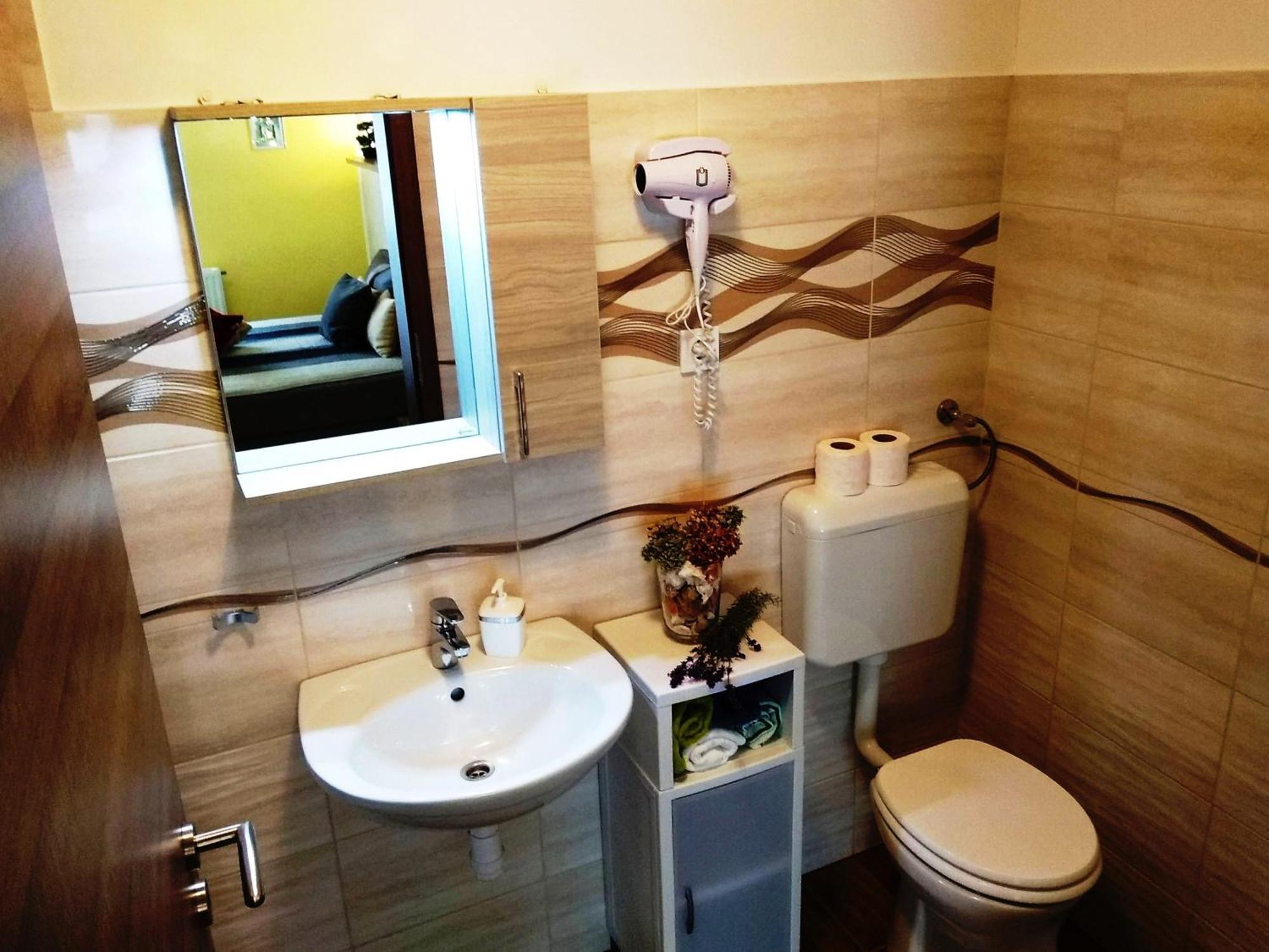 Tulipan Apartmanhaz Bük 外观 照片
